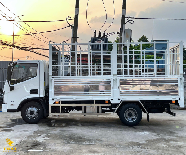 Thùng Bạt 4.4m: Linh Hoạt Cho Hàng Hóa Cồng Kềnh